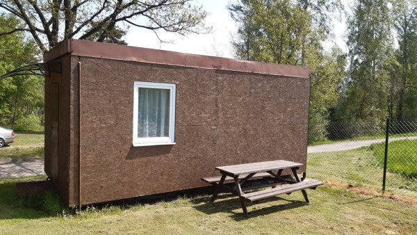 LEVNÉ UBYTOVÁNÍ U RYBNÍKA