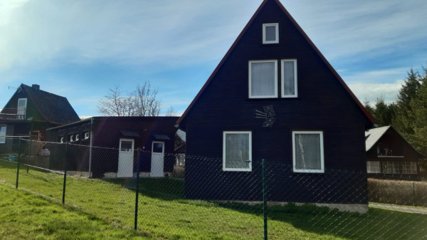 LEVNÉ UBYTOVÁNÍ U RYBNÍKA