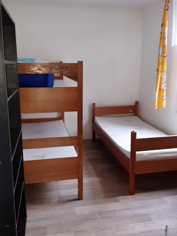 LEVNÉ UBYTOVÁNÍ U RYBNÍKA