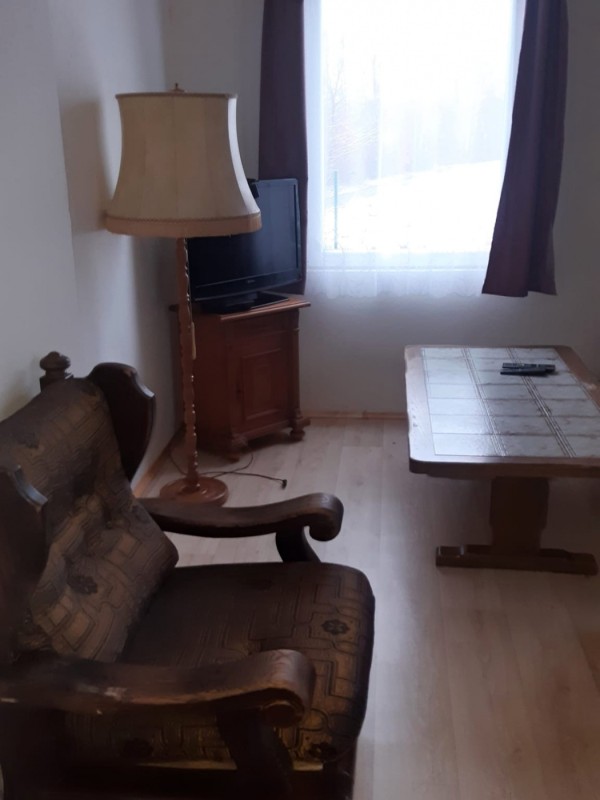 LEVNÉ UBYTOVÁNÍ U RYBNÍKA