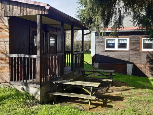 LEVNÉ UBYTOVÁNÍ U RYBNÍKA