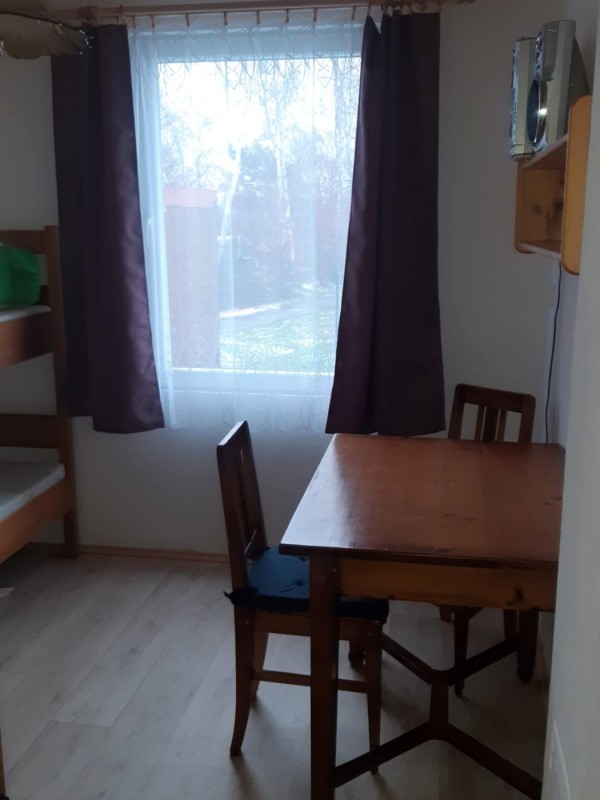 LEVNÉ UBYTOVÁNÍ U RYBNÍKA