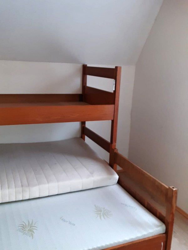 LEVNÉ CHATY U RYBNÍKA