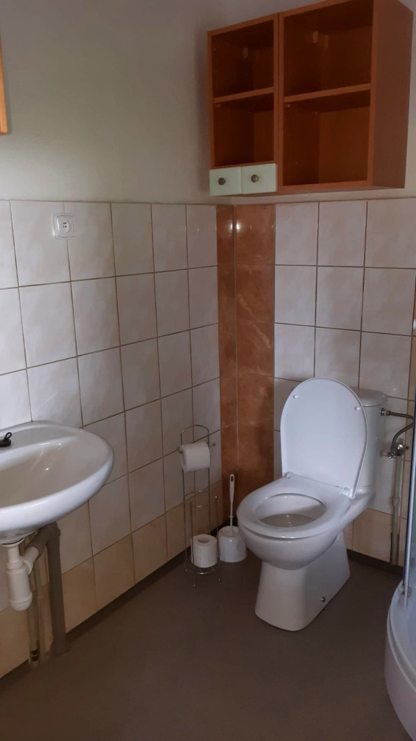 LEVNÉ CHATY U RYBNÍKA