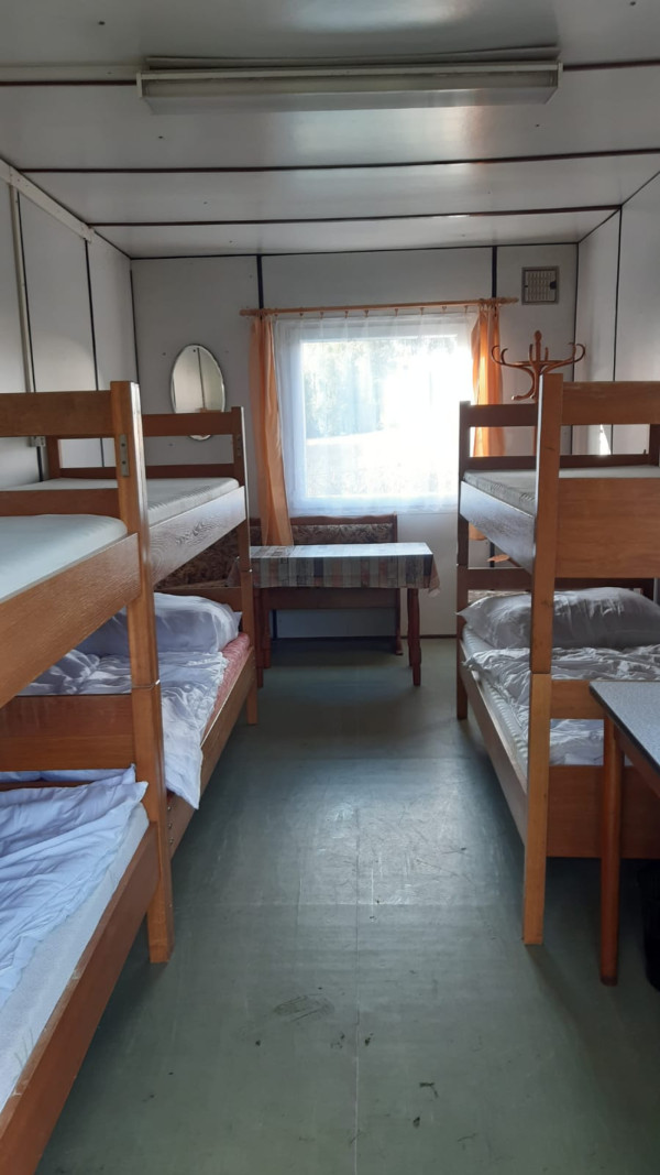 LEVNÁ CHATA U RYBNÍKA