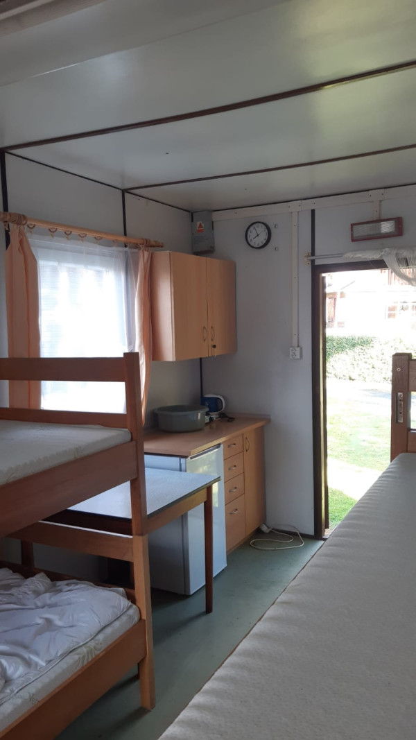 LEVNÁ CHATA U RYBNÍKA