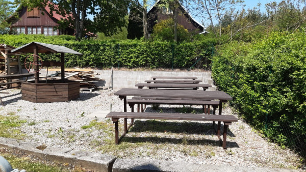 LEVNÁ CHATA U RYBNÍKA