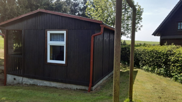 LEVNÁ CHATA U RYBNÍKA