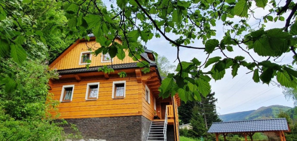 CHALUPA S INFRASAUNOU U LYŽAŘSKÉHO AREÁLU KOUTY NAD DESNOU