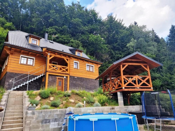 CHALUPA S INFRASAUNOU U LYŽAŘSKÉHO AREÁLU KOUTY NAD DESNOU