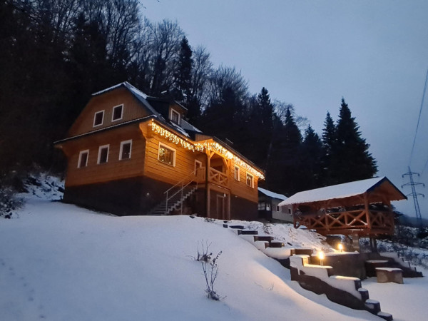 CHALUPA S INFRASAUNOU U LYŽAŘSKÉHO AREÁLU KOUTY NAD DESNOU