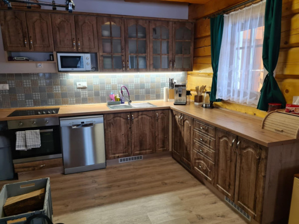 CHALUPA S INFRASAUNOU U LYŽAŘSKÉHO AREÁLU KOUTY NAD DESNOU