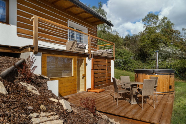 DĚTSKÝ SEN NA CHALUPĚ U LESA