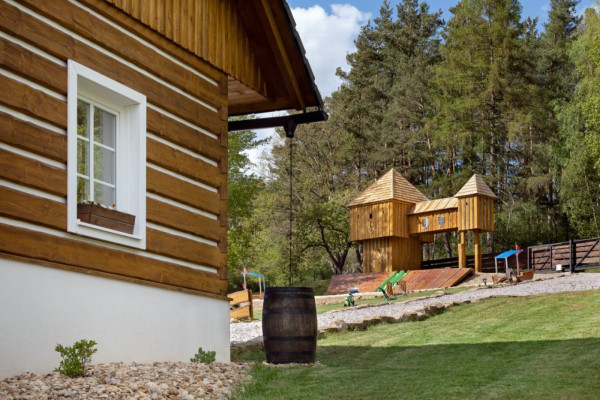 DĚTSKÝ SEN NA CHALUPĚ U LESA