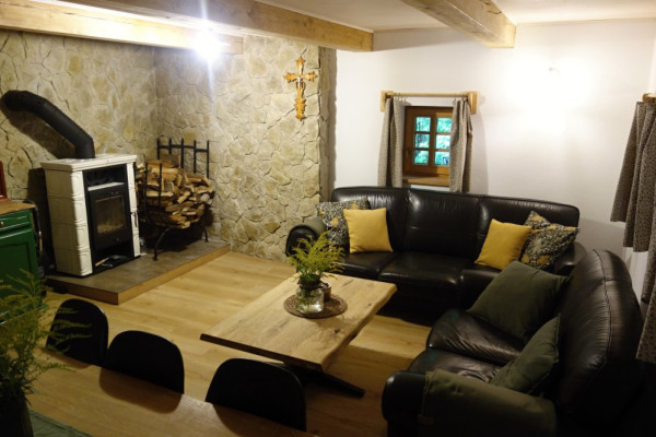 CHALUPA S POTOKEM V JIZERSKÝCH HORÁCH