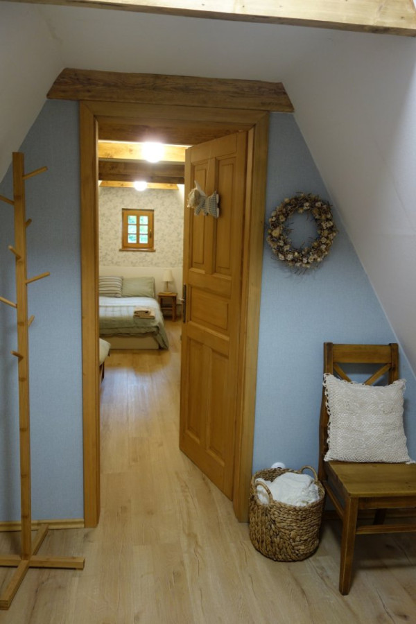 CHALUPA S POTOKEM V JIZERSKÝCH HORÁCH