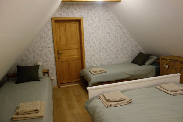 CHALUPA S POTOKEM V JIZERSKÝCH HORÁCH