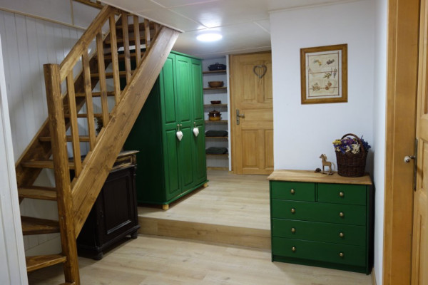 CHALUPA S POTOKEM V JIZERSKÝCH HORÁCH