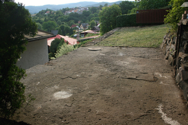 LETNÍ CHALUPA U ŘEKY OHŘE