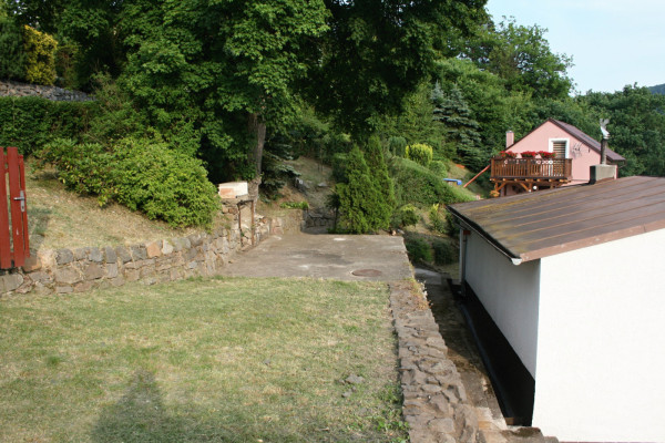LETNÍ CHALUPA U ŘEKY OHŘE
