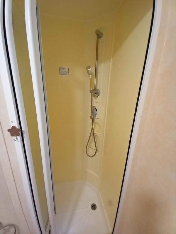 PRONÁJEM CHATY U LESA
