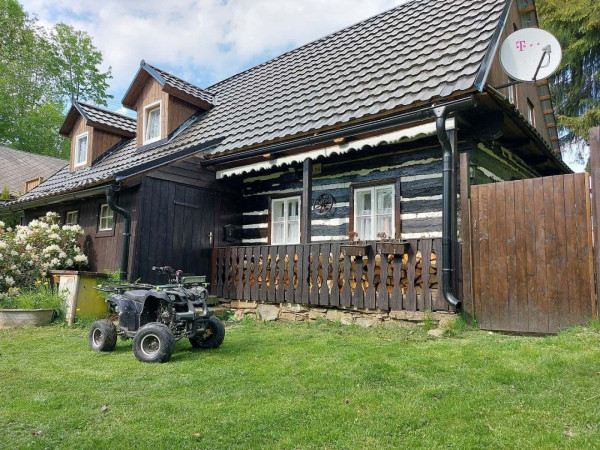 ROMANTICKÁ CHALOUPKA PRO RODINY S DĚTMI
