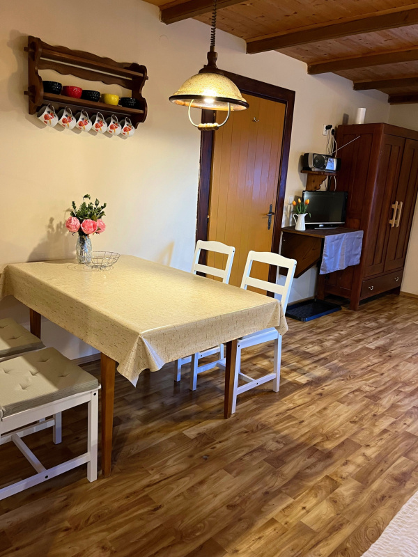 CHALUPA K PRONÁJMU S BAZÉNEM V ČESKÉM RÁJI