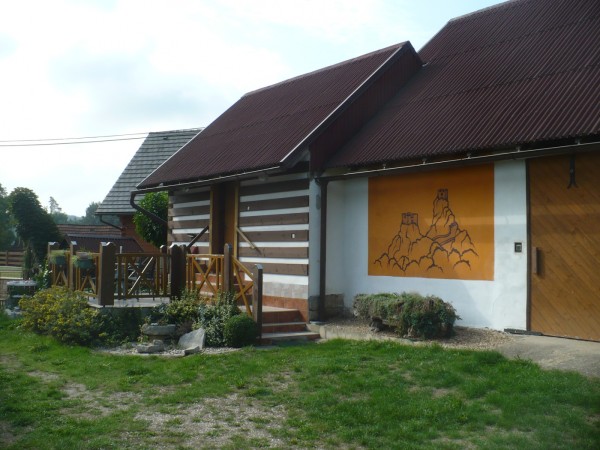 CHALUPA K PRONÁJMU S BAZÉNEM V ČESKÉM RÁJI