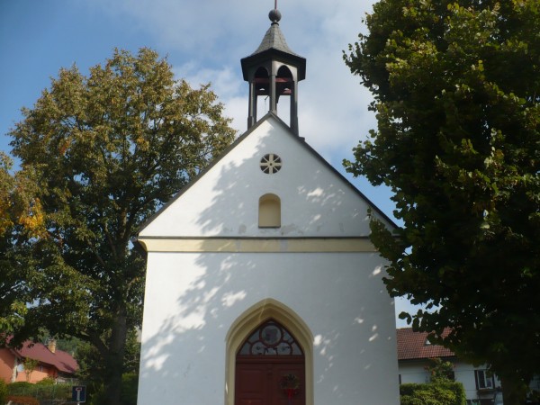 CHALUPA K PRONÁJMU S BAZÉNEM V ČESKÉM RÁJI