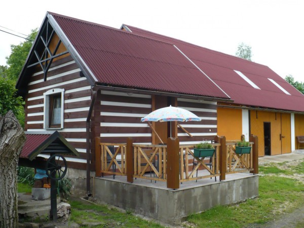 CHALUPA K PRONÁJMU S BAZÉNEM V ČESKÉM RÁJI