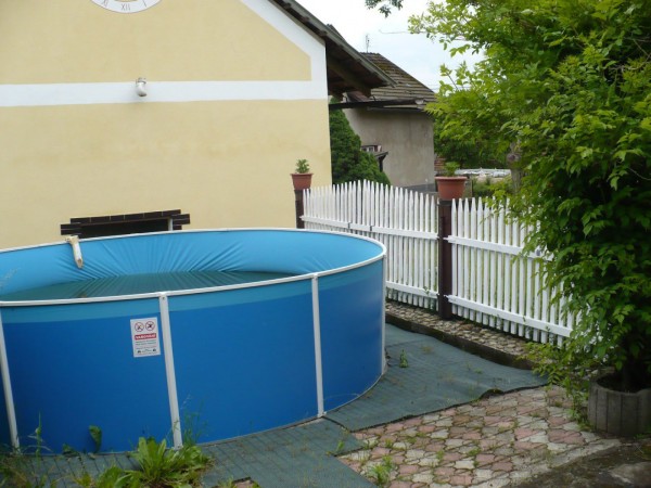 CHALUPA K PRONÁJMU S BAZÉNEM V ČESKÉM RÁJI