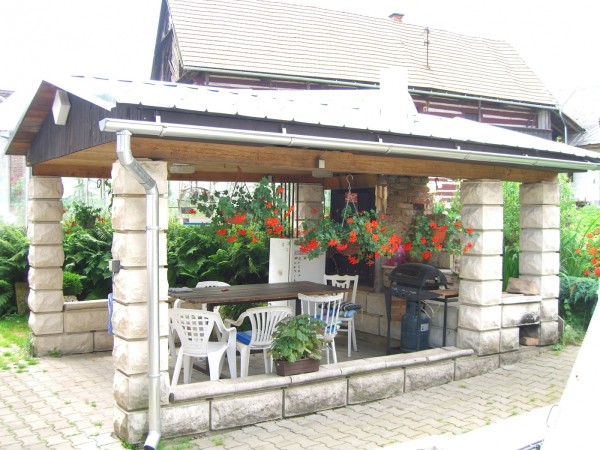 UBYTOVÁNÍ S BAZÉNEM