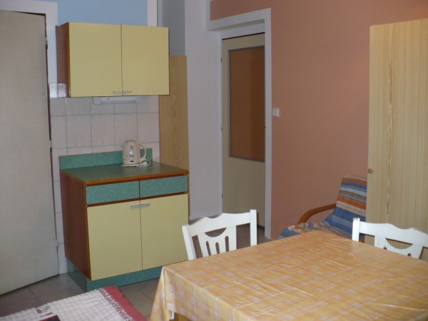 UBYTOVÁNÍ S BAZÉNEM