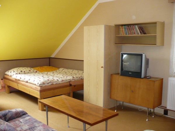 UBYTOVÁNÍ S BAZÉNEM