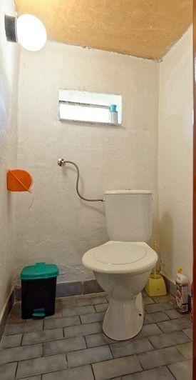 LEVNÁ CHATA S BAZÉNEM U KOUPALIŠTĚ