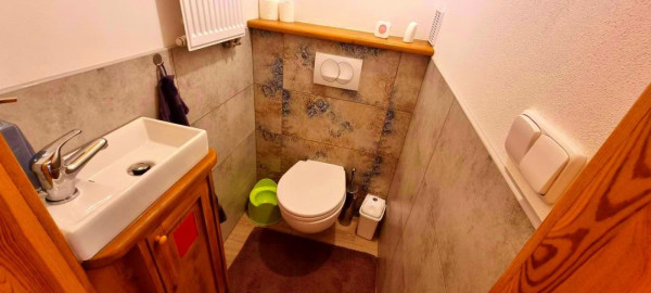 LUXUSNÍ CHALUPA  S BAZÉNEM A VÍŘIVKOU NA HORÁCH