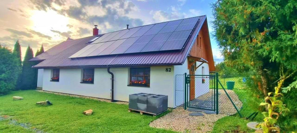 LUXUSNÍ CHALUPA  S BAZÉNEM A VÍŘIVKOU NA HORÁCH