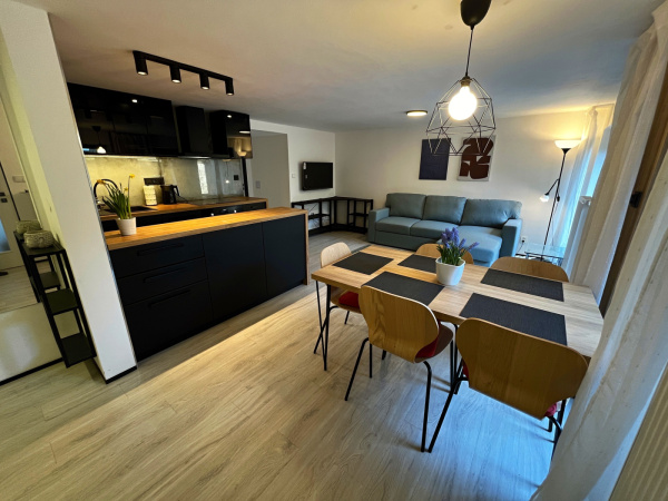 NOVÉ WELLNESS UBYTOVÁNÍ  U JIČÍNA