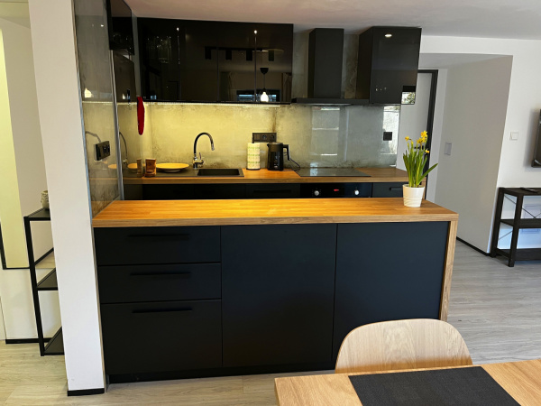 NOVÉ WELLNESS UBYTOVÁNÍ  U JIČÍNA