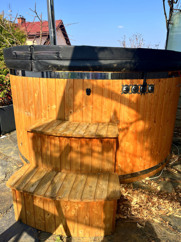 NOVÉ WELLNESS UBYTOVÁNÍ  U JIČÍNA