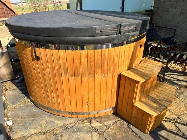 NOVÉ WELLNESS UBYTOVÁNÍ  U JIČÍNA