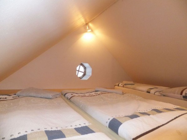 UBYTOVÁNÍ S BAZÉNEM