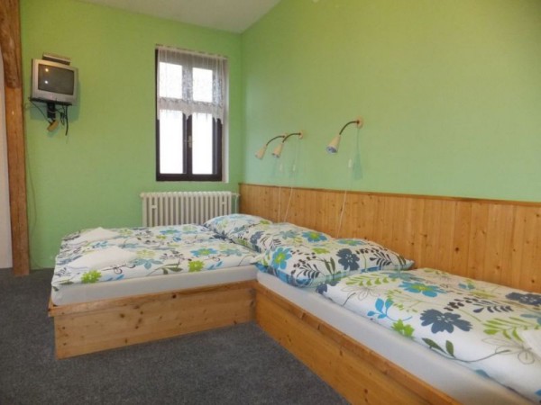 UBYTOVÁNÍ S BAZÉNEM