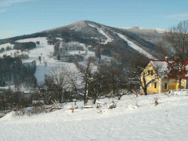 UBYTOVÁNÍ S BAZÉNEM