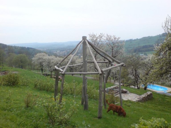 UBYTOVÁNÍ S BAZÉNEM