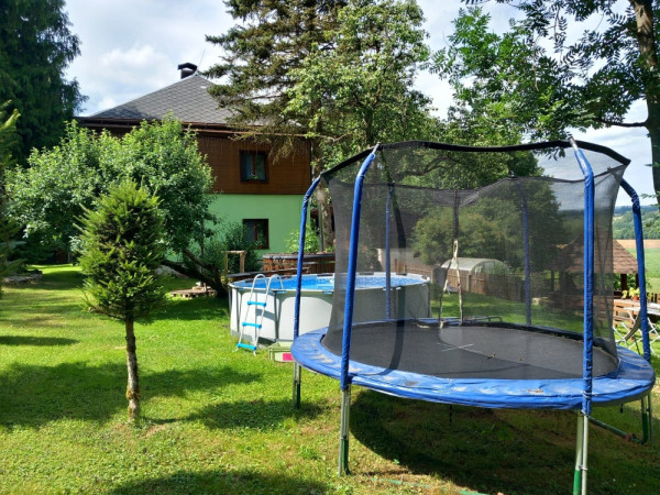 PRONÁJEM CHALUPY S BAZÉNEM I VÍŘIVÝM SUDEM