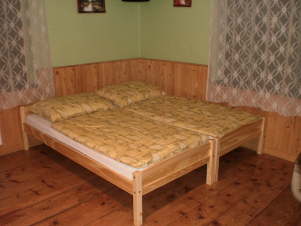 PRONÁJEM CHALUPY S BAZÉNEM I VÍŘIVÝM SUDEM