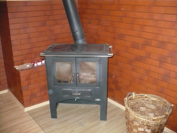 PRONÁJEM CHALUPY S BAZÉNEM I VÍŘIVÝM SUDEM