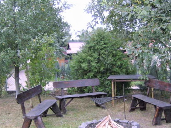 CHATY U ŘEKY LUŽNICE