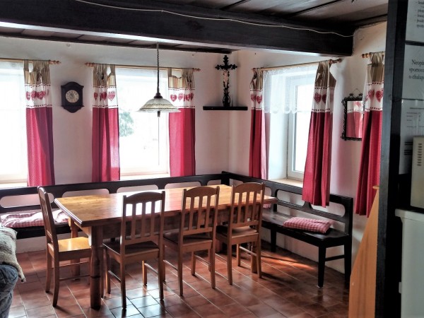 CHALUPA NA SAMOTĚ V KRKONOŠÍCH